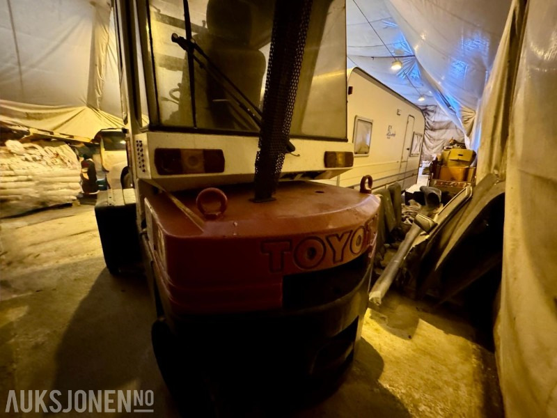 1990 Toyota 5FD40 - Truck - Timer: 9376 - Krovimo technika: foto 4 1990 Toyota 5FD40 - Truck - Timer: 9376 - Krovimo technika: foto 4