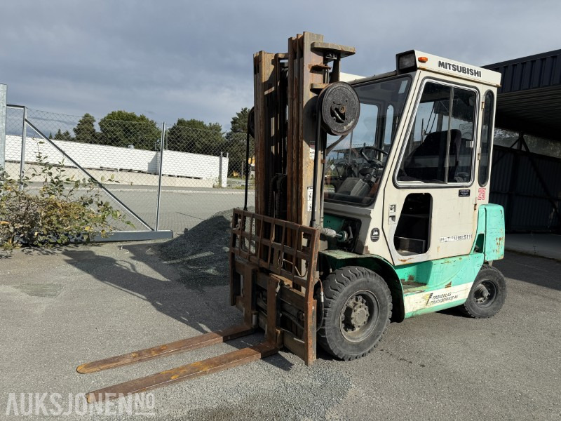 1993 Mitsubishi FD25 Gaffeltruck – 2,5 tonn - Krovimo technika: foto 1 1993 Mitsubishi FD25 Gaffeltruck – 2,5 tonn - Krovimo technika: foto 1
