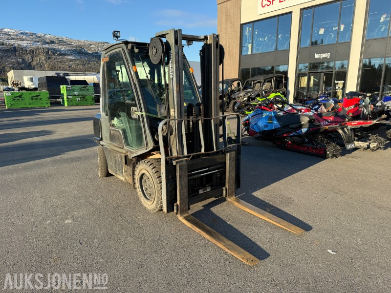 2003 Nissan FGD 02 A 300 - Langgaffler - 4529kg - Krovimo technika: foto 3 2003 Nissan FGD 02 A 300 - Langgaffler - 4529kg - Krovimo technika: foto 3