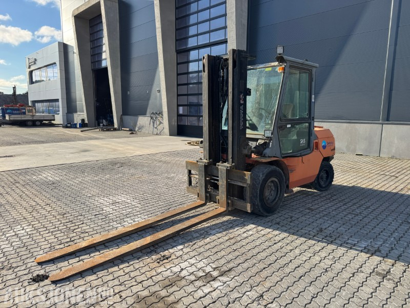2004 Toyota 02-7FD45 gaffeltruck – 4,5 tonn, diesel, hytte - Krovimo technika: foto 1 2004 Toyota 02-7FD45 gaffeltruck – 4,5 tonn, diesel, hytte - Krovimo technika: foto 1