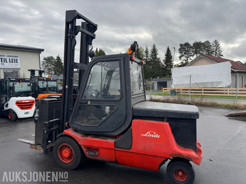 2006 Linde E48P motvekttruck med 4610 kg løftekapasitet - Krovimo technika: foto 5 2006 Linde E48P motvekttruck med 4610 kg løftekapasitet - Krovimo technika: foto 5