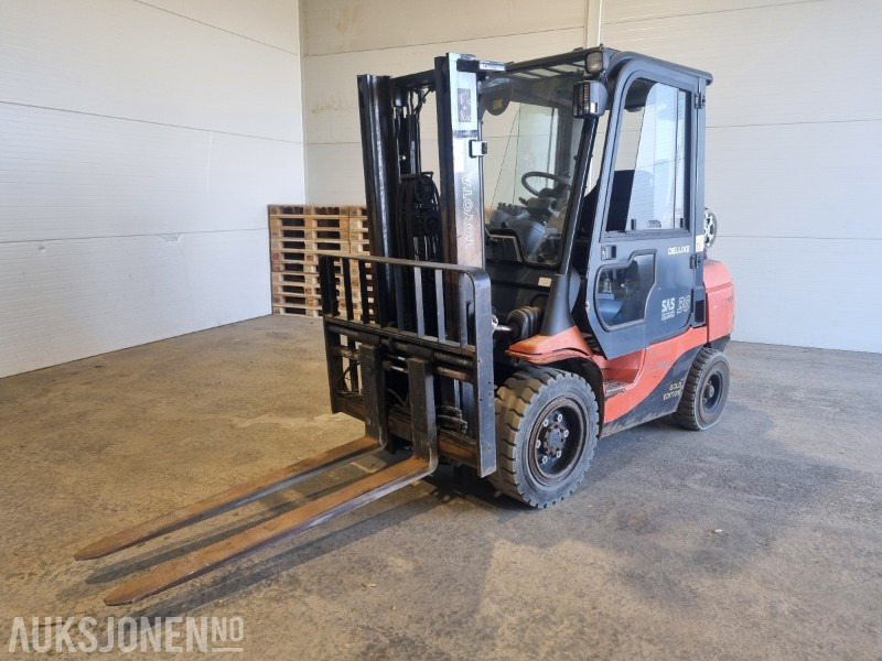 2007 Toyota 02-7FGF30 gasstruck 3T 5170 timer - Krovimo technika: foto 1 2007 Toyota 02-7FGF30 gasstruck 3T 5170 timer - Krovimo technika: foto 1