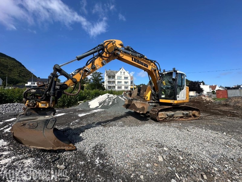 Liebherr R914 STD Compact Litronic Beltegraver - 2932 Timer - Sentralsmøring - Novatron 3D GPS - 4 Skuffer - Ekskavatorius: foto 1 Liebherr R914 STD Compact Litronic Beltegraver - 2932 Timer - Sentralsmøring - Novatron 3D GPS - 4 Skuffer - Ekskavatorius: foto 1
