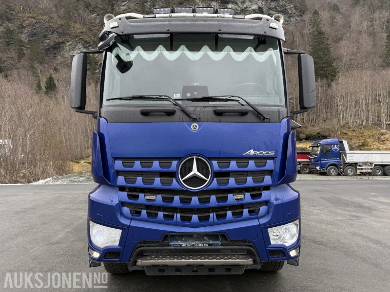Mercedes-Benz Arocs 3252 – 2021-modell, 520 hk, Zetterbergs dumperkasse - Savivartis sunkvežimis: foto 2 Mercedes-Benz Arocs 3252 – 2021-modell, 520 hk, Zetterbergs dumperkasse - Savivartis sunkvežimis: foto 2