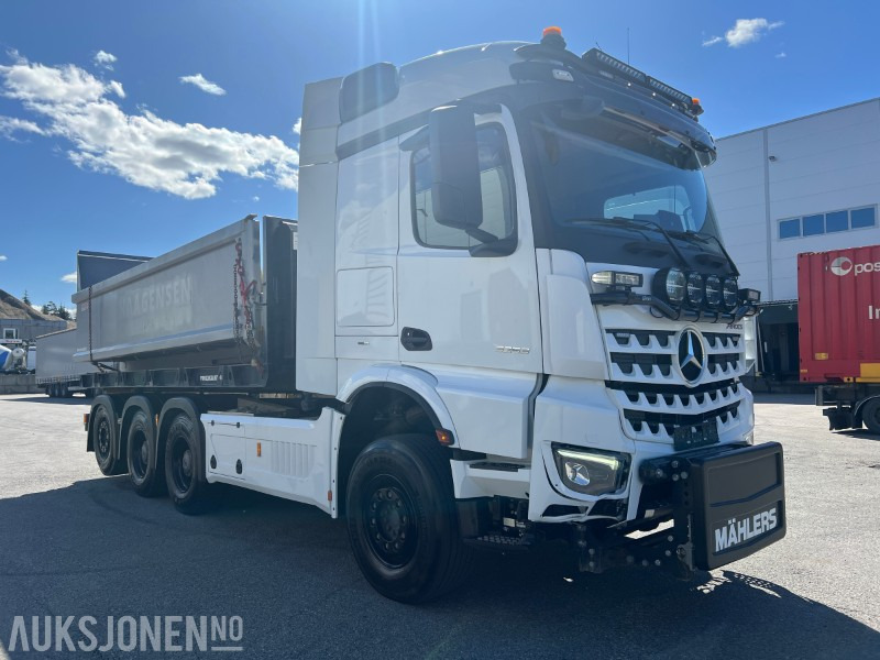 Mercedes-Benz Arocs 3253 Tridem krokbil brøyte rigget - Hook-lift sunkvežimis: foto 1 Mercedes-Benz Arocs 3253 Tridem krokbil brøyte rigget - Hook-lift sunkvežimis: foto 1