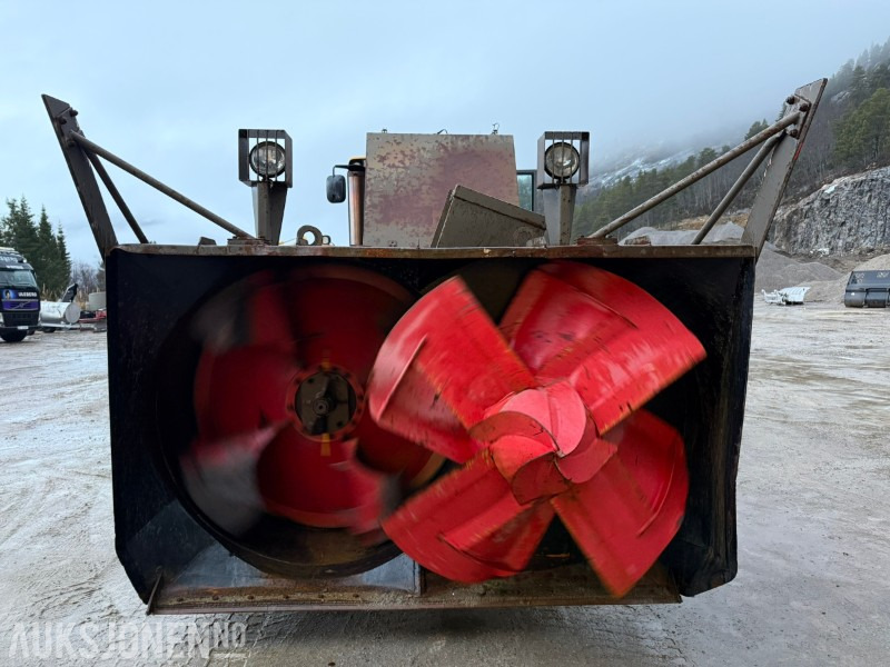 1985 ØVERAASEN TWIN SPIN UPV 150 410 S SNØFRESER - SCANIA V8 - BM Feste - Padargas - Statybinė technika: foto 3 1985 ØVERAASEN TWIN SPIN UPV 150 410 S SNØFRESER - SCANIA V8 - BM Feste - Padargas - Statybinė technika: foto 3