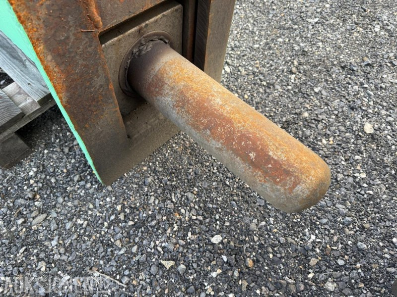 2002 Montabert pigghammer 900 m/S60 feste - Padargas - Statybinė technika: foto 3 2002 Montabert pigghammer 900 m/S60 feste - Padargas - Statybinė technika: foto 3