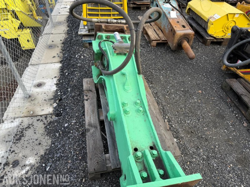 2002 Montabert pigghammer 900 m/S60 feste - Padargas - Statybinė technika: foto 2 2002 Montabert pigghammer 900 m/S60 feste - Padargas - Statybinė technika: foto 2