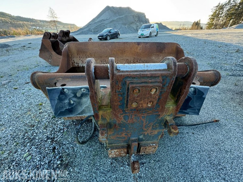 2004 Nanset pusseskuffe med hydraulisk tilt / KM feste - Padargas - Statybinė technika: foto 4 2004 Nanset pusseskuffe med hydraulisk tilt / KM feste - Padargas - Statybinė technika: foto 4