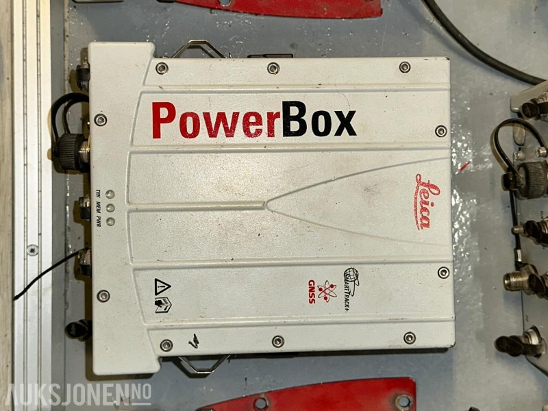 2011 32 stk Leica PowerBox GNSS-mottakere med 8 antenner - Padargas - Statybinė technika: foto 4 2011 32 stk Leica PowerBox GNSS-mottakere med 8 antenner - Padargas - Statybinė technika: foto 4