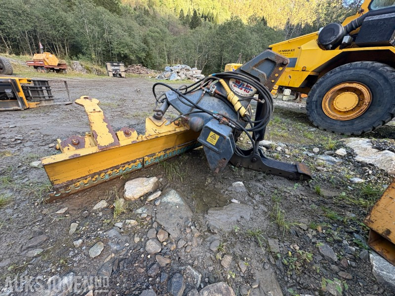 2016 Stark HT2800R Planeringsskjær / Høvler / Høvelskjær - Padargas - Statybinė technika: foto 2 2016 Stark HT2800R Planeringsskjær / Høvler / Høvelskjær - Padargas - Statybinė technika: foto 2