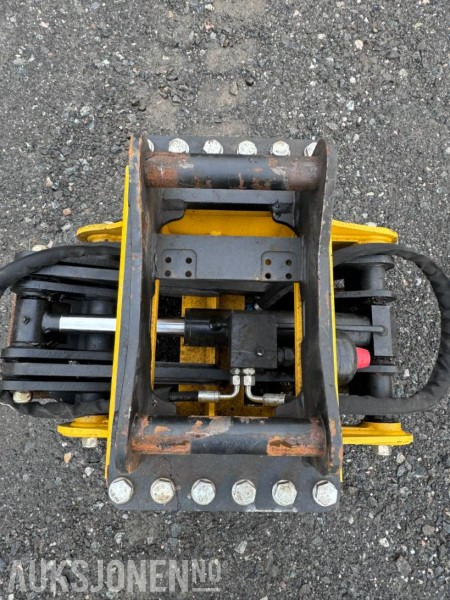 2024 Engcon TG25HD-S40 Tømmerklo / Tømmerklype - Nesten ikke brukt - S40 feste - Padargas - Statybinė technika: foto 5 2024 Engcon TG25HD-S40 Tømmerklo / Tømmerklype - Nesten ikke brukt - S40 feste - Padargas - Statybinė technika: foto 5