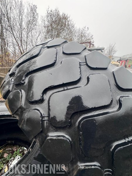 4 stk brukte Hjullaster dekk - Stått på Komatsu WA250 - Michelin 20.5R25 - Padargas - Statybinė technika: foto 3 4 stk brukte Hjullaster dekk - Stått på Komatsu WA250 - Michelin 20.5R25 - Padargas - Statybinė technika: foto 3