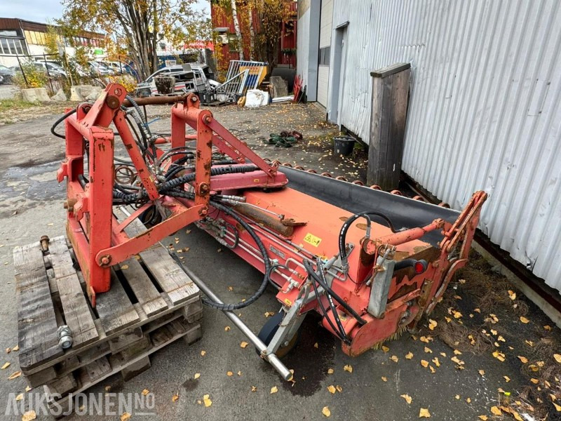 Komplett feie- og vaskeutstyr for traktor, hjullaster eller redskapsbærer. - Padargas - Statybinė technika: foto 5 Komplett feie- og vaskeutstyr for traktor, hjullaster eller redskapsbærer. - Padargas - Statybinė technika: foto 5