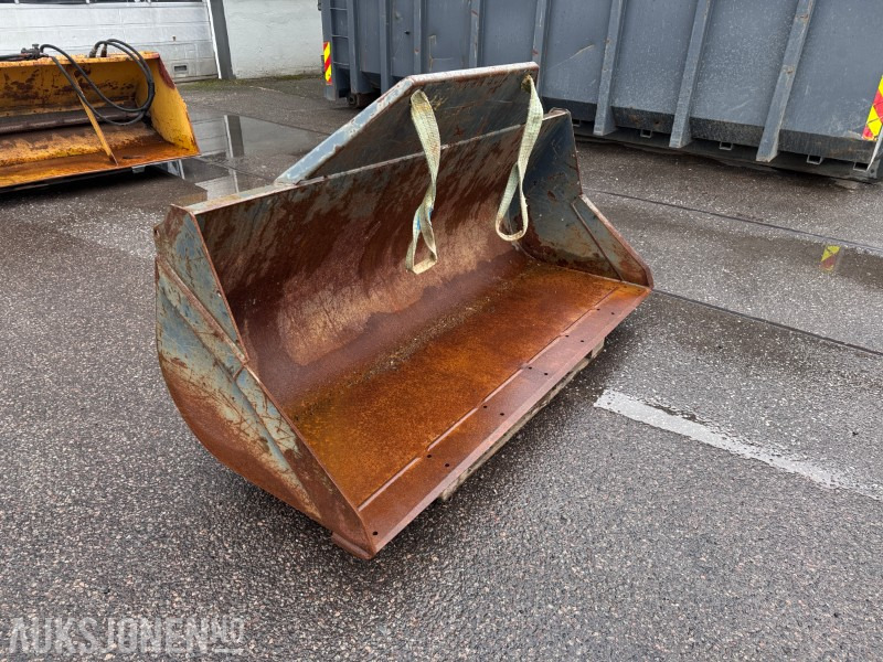 Tre Emme frontskuff PS80.PRED.CDC – 800 liter - Brukt på Merlo teleskoptruck - Padargas - Statybinė technika: foto 1 Tre Emme frontskuff PS80.PRED.CDC – 800 liter - Brukt på Merlo teleskoptruck - Padargas - Statybinė technika: foto 1