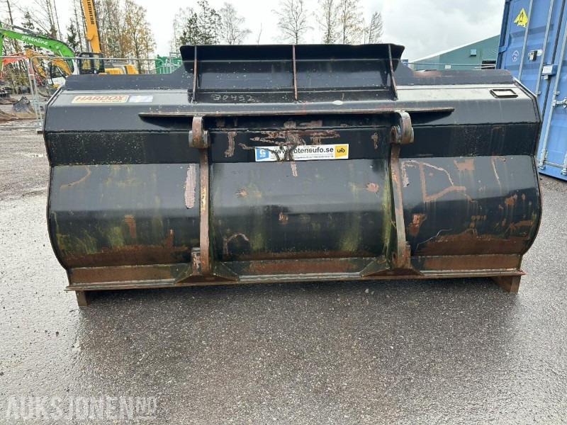 UFO Lasteskuff 2200L BM-feste - Padargas - Statybinė technika: foto 5 UFO Lasteskuff 2200L BM-feste - Padargas - Statybinė technika: foto 5