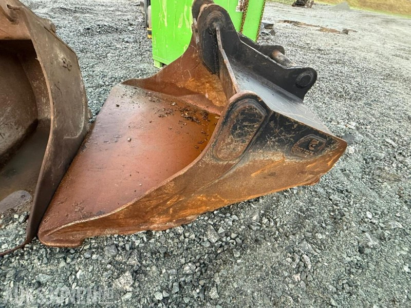 Rototilt pusse skuff med s-70 feste - Padargas - Statybinė technika: foto 1 Rototilt pusse skuff med s-70 feste - Padargas - Statybinė technika: foto 1