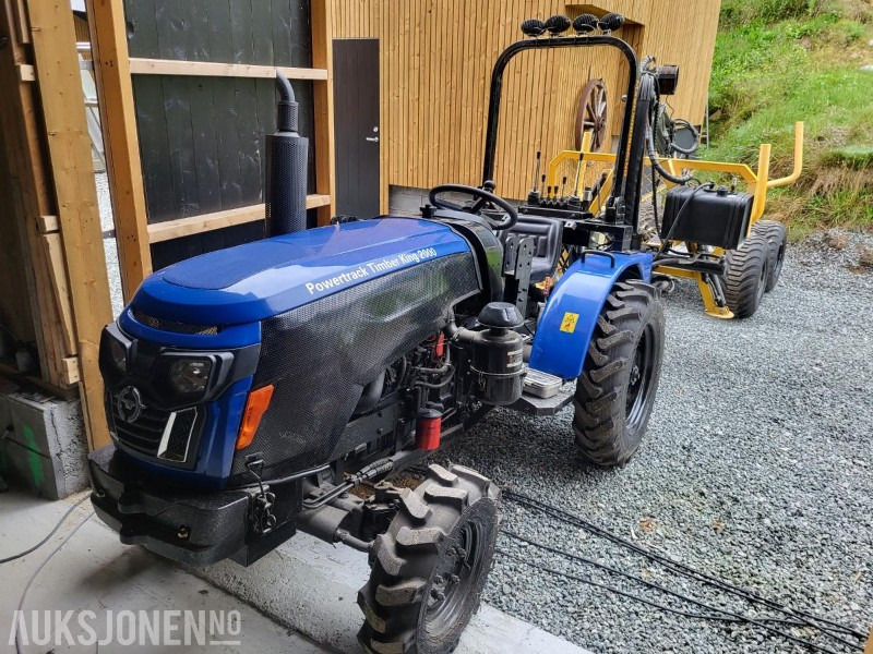 Powertrack Timber King 2000 - Traktor med tømmerhenger - Kun kjørt 10 timer! - Traktorius: foto 1 Powertrack Timber King 2000 - Traktor med tømmerhenger - Kun kjørt 10 timer! - Traktorius: foto 1