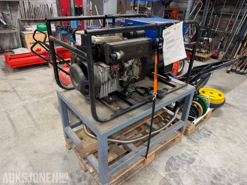 1990 Nødstrømsaggregat Ruggerini / Genetech 15 kVA – driftssikkert dieselaggregat - Pramoninė įranga: foto 2 1990 Nødstrømsaggregat Ruggerini / Genetech 15 kVA – driftssikkert dieselaggregat - Pramoninė įranga: foto 2