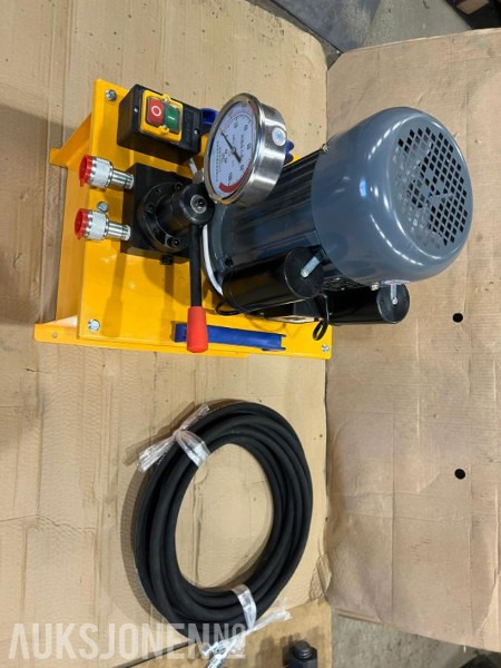 70 TONN HYDRAULISK PRESSE TIL BELTEBOLTER OG FORINGER 220V - Pramoninė įranga: foto 3 70 TONN HYDRAULISK PRESSE TIL BELTEBOLTER OG FORINGER 220V - Pramoninė įranga: foto 3