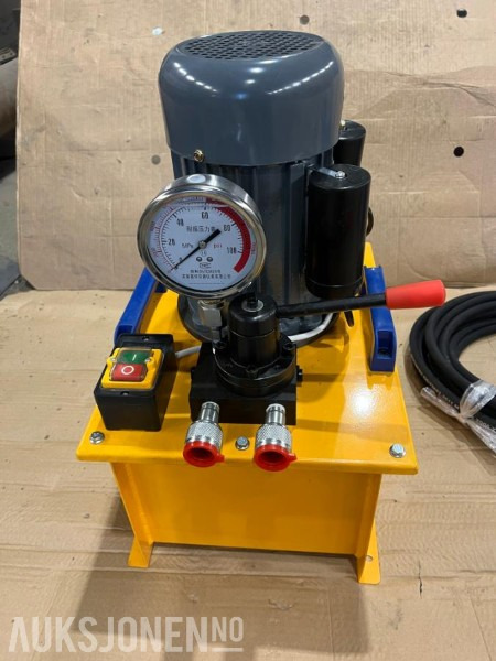 70 TONN HYDRAULISK PRESSE TIL BELTEBOLTER OG FORINGER 220V - Pramoninė įranga: foto 4 70 TONN HYDRAULISK PRESSE TIL BELTEBOLTER OG FORINGER 220V - Pramoninė įranga: foto 4