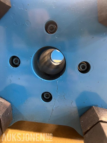 70 TONN HYDRAULISK PRESSE TIL BELTEBOLTER OG FORINGER 220V - Pramoninė įranga: foto 5 70 TONN HYDRAULISK PRESSE TIL BELTEBOLTER OG FORINGER 220V - Pramoninė įranga: foto 5