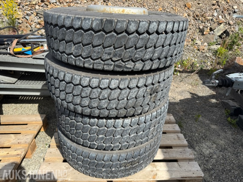 8 stk lastebilhjul 265/70 R19,5 komplett med felg og dekk - Sunkvežimis: foto 2 8 stk lastebilhjul 265/70 R19,5 komplett med felg og dekk - Sunkvežimis: foto 2