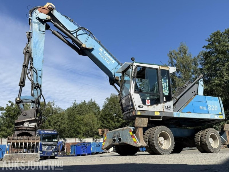 Terex Fuchs MHL 320 hjulgraver / materialhåndteringsmaskin med sorteringsgrabb - Ekskavatorius: foto 1 Terex Fuchs MHL 320 hjulgraver / materialhåndteringsmaskin med sorteringsgrabb - Ekskavatorius: foto 1
