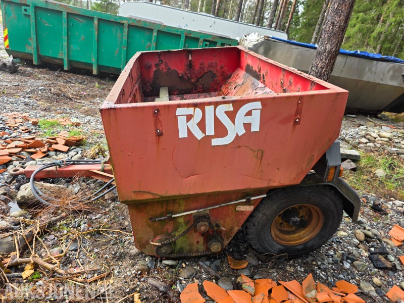 2007 Salo 2500 sand og saltspreder - Žemės ūkio technika: foto 3 2007 Salo 2500 sand og saltspreder - Žemės ūkio technika: foto 3
