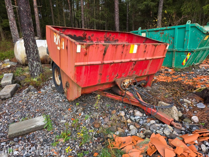 2007 Salo 2500 sand og saltspreder - Žemės ūkio technika: foto 1 2007 Salo 2500 sand og saltspreder - Žemės ūkio technika: foto 1