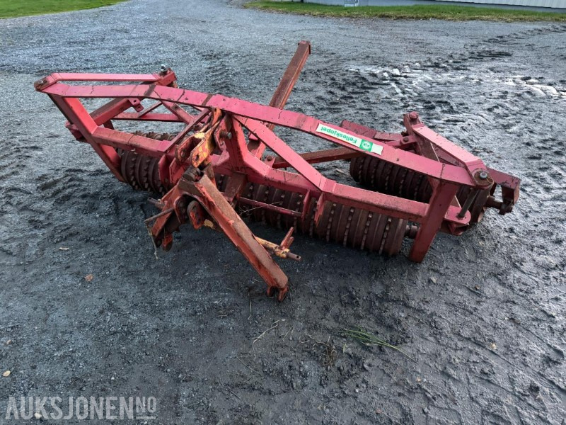 Åker rulle til traktor - Žemės ūkio technika: foto 2 Åker rulle til traktor - Žemės ūkio technika: foto 2