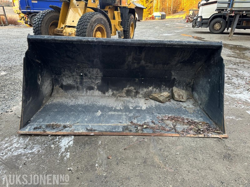 Ålo Bucket 245 VL – SMS-feste – Lite brukt – 245 cm bredde - Žemės ūkio technika: foto 1 Ålo Bucket 245 VL – SMS-feste – Lite brukt – 245 cm bredde - Žemės ūkio technika: foto 1