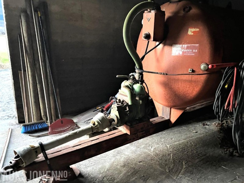 Gjødeselsvogn - Vakuum Henger m/Kompressor & Slamsuger - 3 Kubikk - Žemės ūkio technika: foto 1 Gjødeselsvogn - Vakuum Henger m/Kompressor & Slamsuger - 3 Kubikk - Žemės ūkio technika: foto 1
