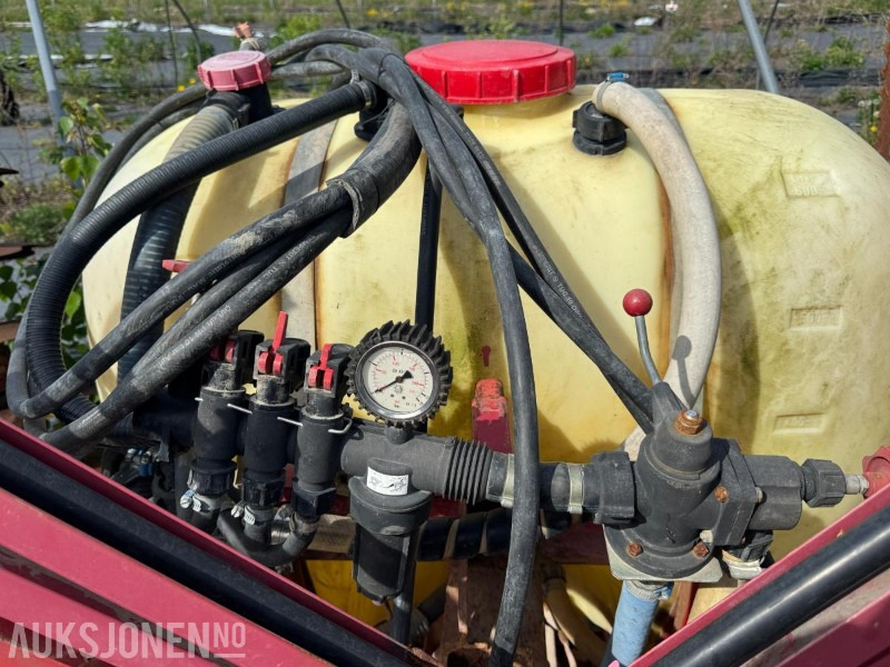 Hardi sprøytebom / 600L / Rep.objekt - Žemės ūkio technika: foto 5 Hardi sprøytebom / 600L / Rep.objekt - Žemės ūkio technika: foto 5
