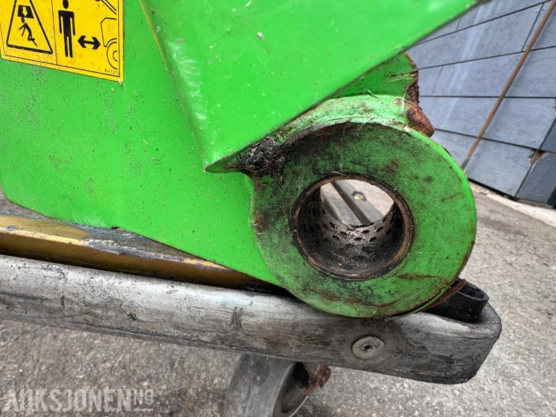 Lite brukt løftearm til Avant 630 - Žemės ūkio technika: foto 5 Lite brukt løftearm til Avant 630 - Žemės ūkio technika: foto 5