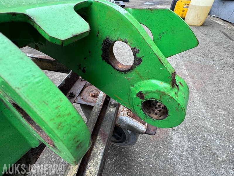 Lite brukt løftearm til Avant 630 - Žemės ūkio technika: foto 4 Lite brukt løftearm til Avant 630 - Žemės ūkio technika: foto 4