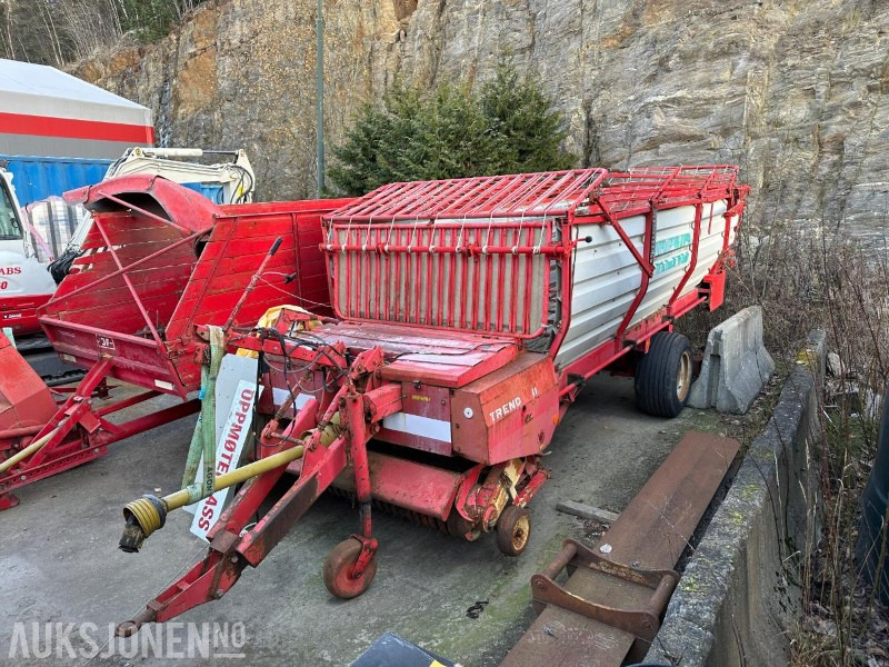 PÖTTINGER TREND 2 LESSEVOGN TIL TRAKTOR - Žemės ūkio technika: foto 1 PÖTTINGER TREND 2 LESSEVOGN TIL TRAKTOR - Žemės ūkio technika: foto 1