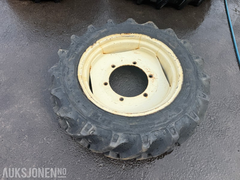 Starmaxx TR-60 9.5.24 Traktordekk på felg - Žemės ūkio technika: foto 2 Starmaxx TR-60 9.5.24 Traktordekk på felg - Žemės ūkio technika: foto 2