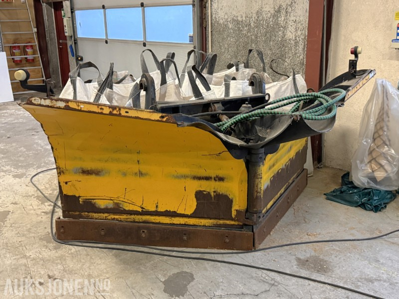 Tellefsdal 280cm V-plog / brøyteplog - hydraulisk - Žemės ūkio technika: foto 1 Tellefsdal 280cm V-plog / brøyteplog - hydraulisk - Žemės ūkio technika: foto 1