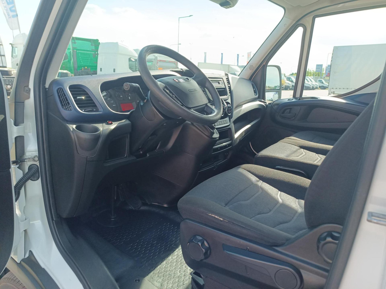 IVECO Daily 35S16A8 - Furgonas su krovinių dėže: foto 5 IVECO Daily 35S16A8 - Furgonas su krovinių dėže: foto 5