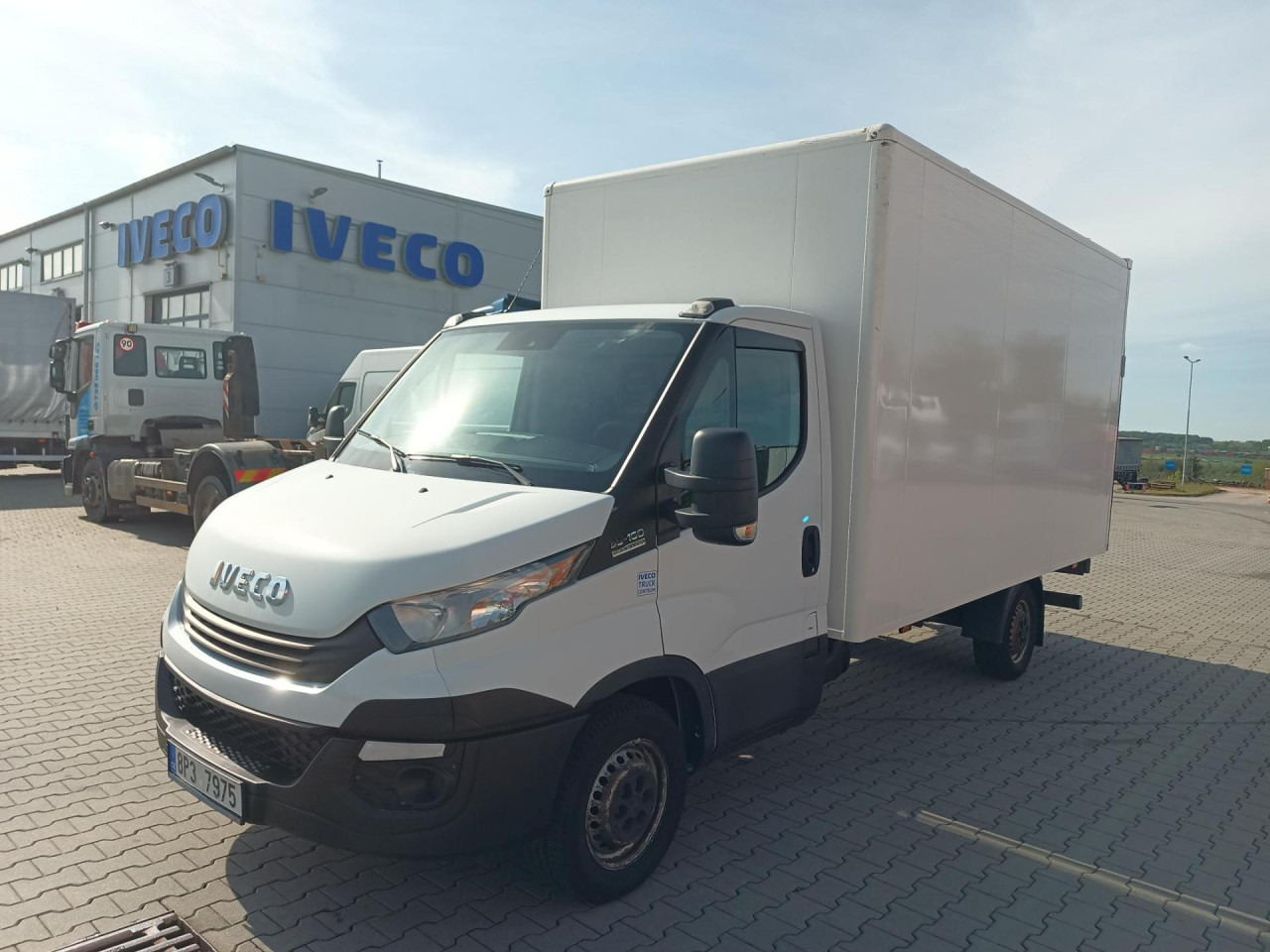 IVECO Daily 35S16A8 - Furgonas su krovinių dėže: foto 1 IVECO Daily 35S16A8 - Furgonas su krovinių dėže: foto 1