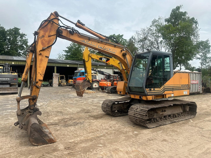 Case 688 B 16 ton - Vikšrinis ekskavatorius: foto 1 Case 688 B 16 ton - Vikšrinis ekskavatorius: foto 1