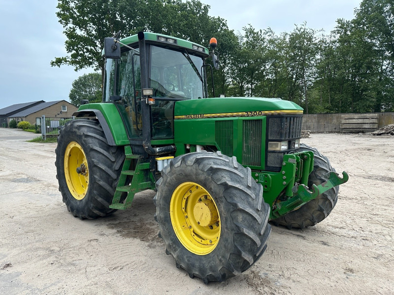 John Deere 7700 PowerQuad - Front linkage - Traktorius: foto 2 John Deere 7700 PowerQuad - Front linkage - Traktorius: foto 2
