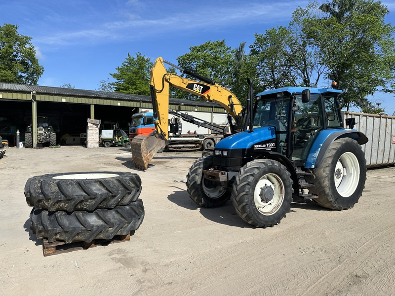 New Holland TS 90 - Traktorius: foto 1 New Holland TS 90 - Traktorius: foto 1