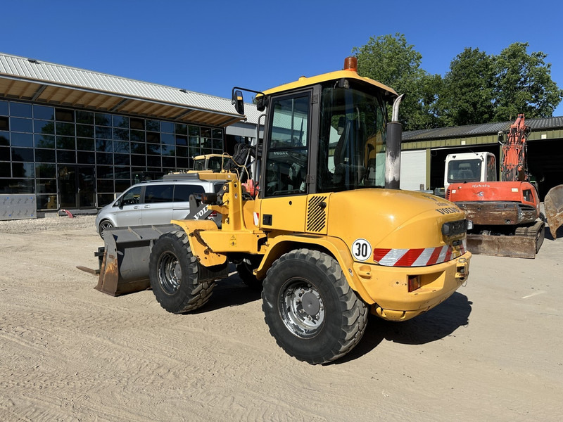 Volvo L 35 B - Z / S German machine - Bucket & Forks - Ratinis krautuvas: foto 5 Volvo L 35 B - Z / S German machine - Bucket & Forks - Ratinis krautuvas: foto 5