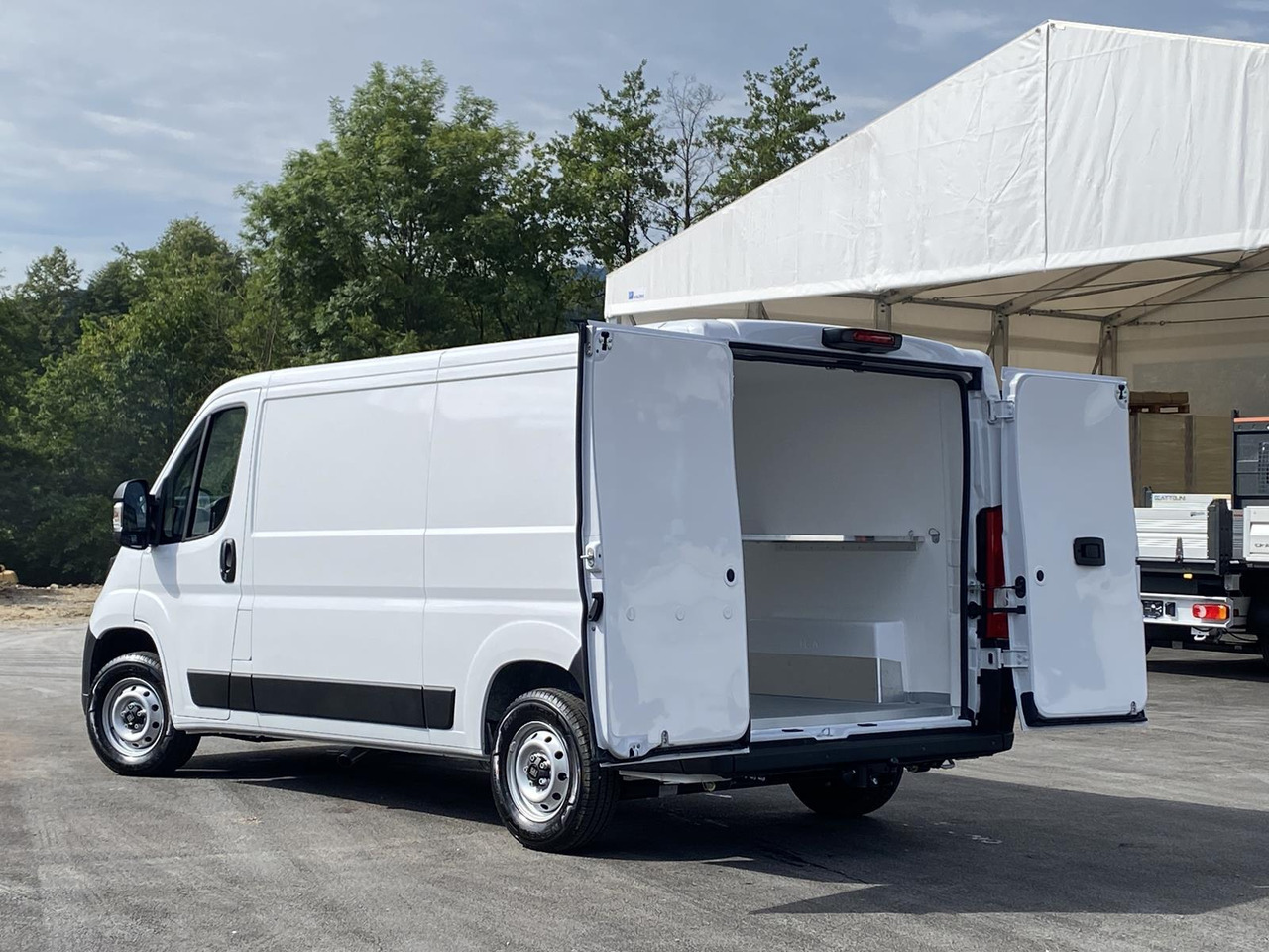 FIAT DUCATO L2H1 140PS | ISOLIERUNG OHNE KÜHLAGGREGAT - Furgonas šaldytuvas: foto 5 FIAT DUCATO L2H1 140PS | ISOLIERUNG OHNE KÜHLAGGREGAT - Furgonas šaldytuvas: foto 5