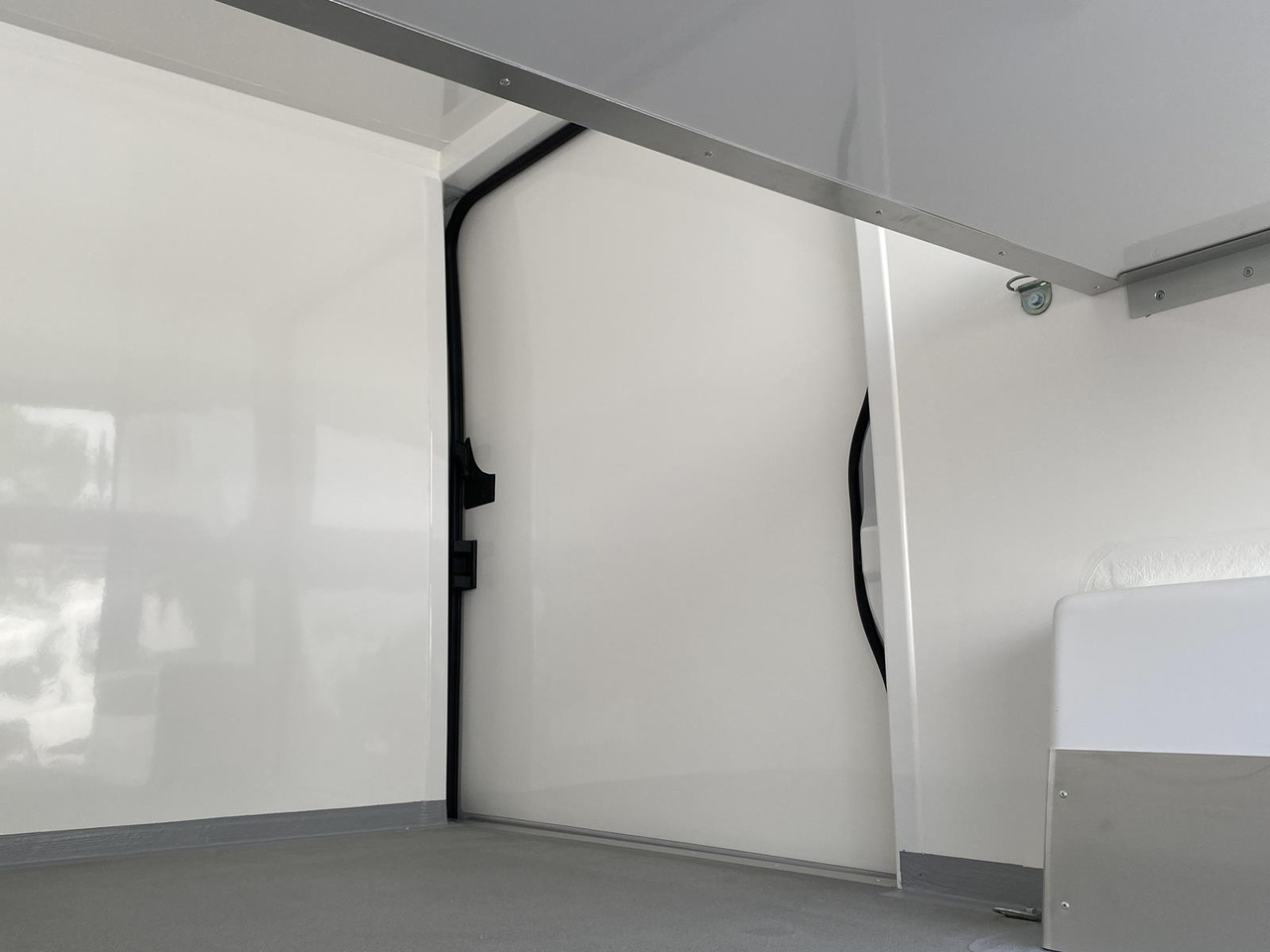 Furgonas šaldytuvas FIAT DUCATO L2H1 140PS | ISOLIERUNG OHNE KÜHLAGGREGAT: foto 19