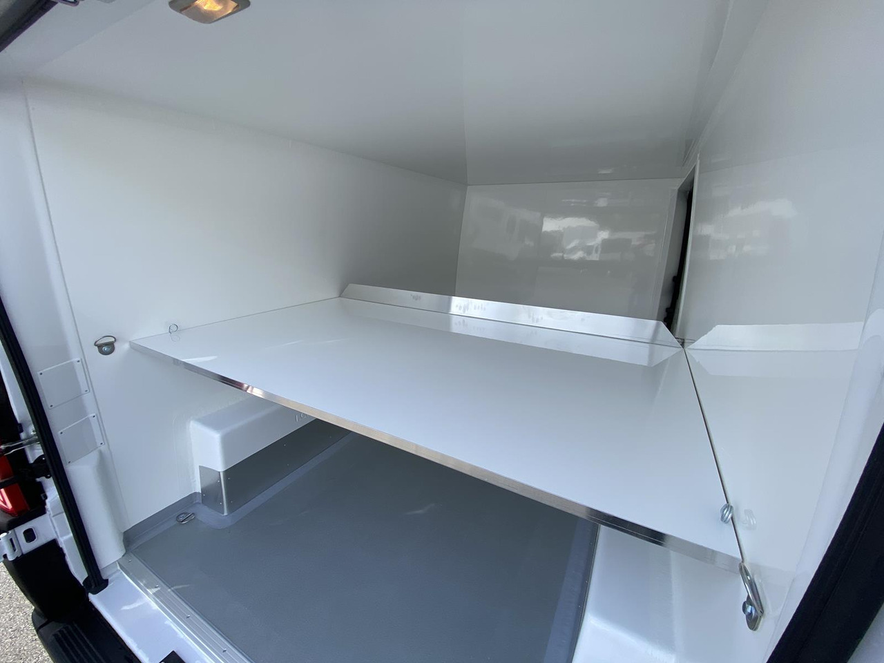 Furgonas šaldytuvas FIAT DUCATO L2H1 140PS | ISOLIERUNG OHNE KÜHLAGGREGAT: foto 23