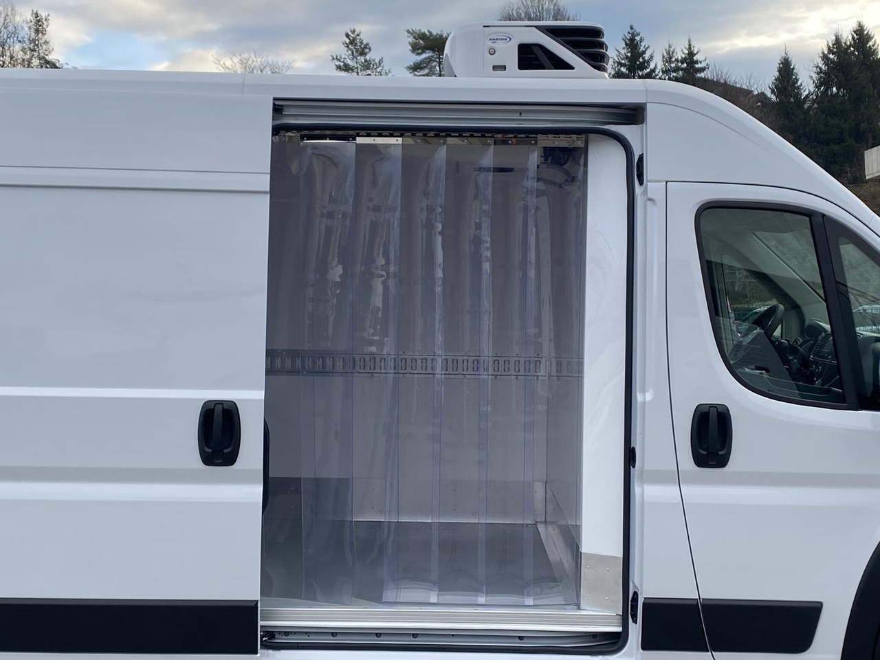 FIAT DUCATO L3H2 180PS BASE HEAVY / FRISCHDIENST + XARIOS 300 12-380V + Heizung - Furgonas šaldytuvas: foto 3 FIAT DUCATO L3H2 180PS BASE HEAVY / FRISCHDIENST + XARIOS 300 12-380V + Heizung - Furgonas šaldytuvas: foto 3
