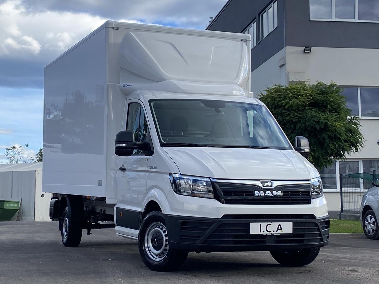 MAN TGE 3.180 RS4490 1+2, 180PS, 2.0L | ALU-BOX 4200mm + LADERAMPE - Furgonas su krovinių dėže: foto 3 MAN TGE 3.180 RS4490 1+2, 180PS, 2.0L | ALU-BOX 4200mm + LADERAMPE - Furgonas su krovinių dėže: foto 3